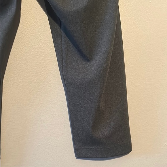 Reebok Gray and Red Leggings Athletic Fit - Picture 10 of 10